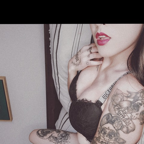 ओनलीफैंस हेडर चित्र janettro