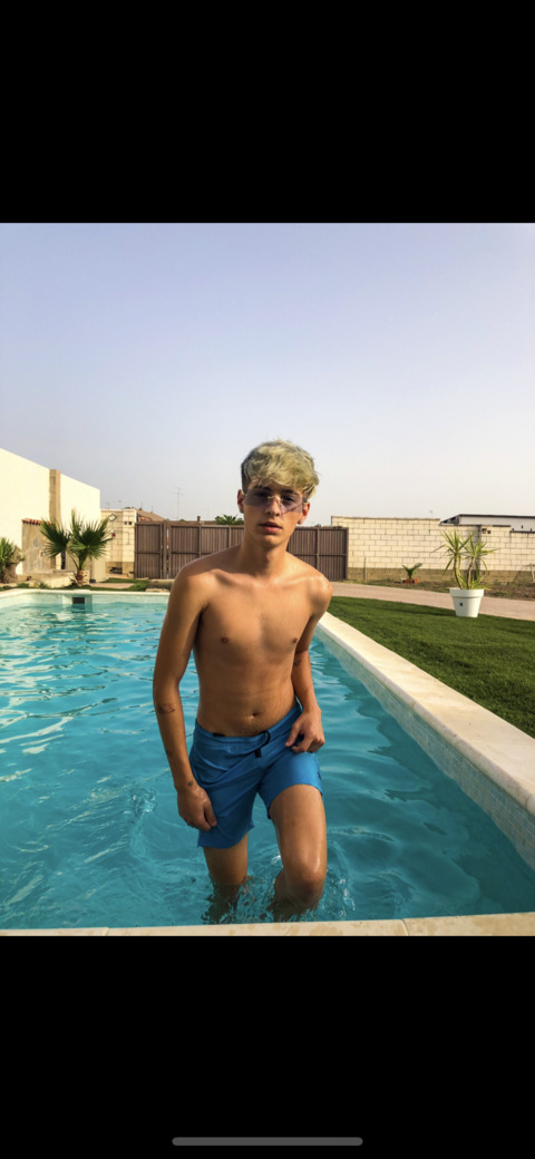 ओनलीफैंस हेडर चित्र jotacerivera