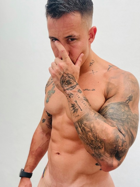 OnlyFans header picture justonee