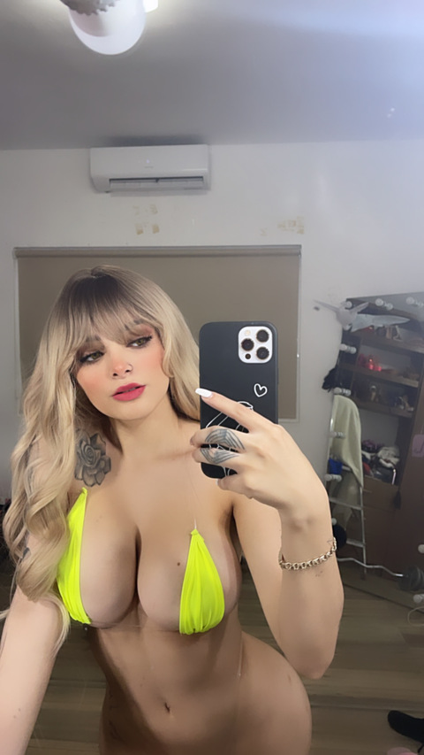 Снимка на заглавието на OnlyFans karelyruizoficial