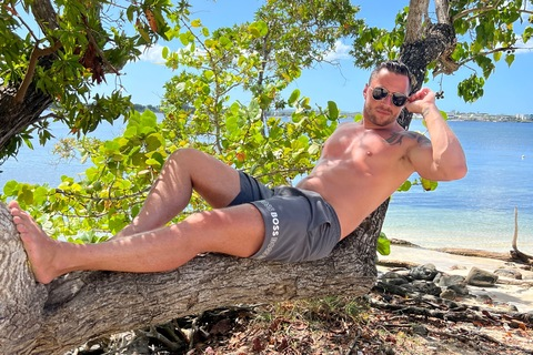 Снимка на заглавието на OnlyFans karlj_stripped