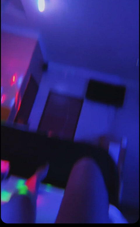 Gambar header OnlyFans kelbaby