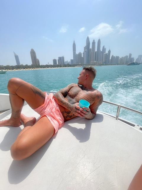 Снимка на заглавието на OnlyFans kevynclaro