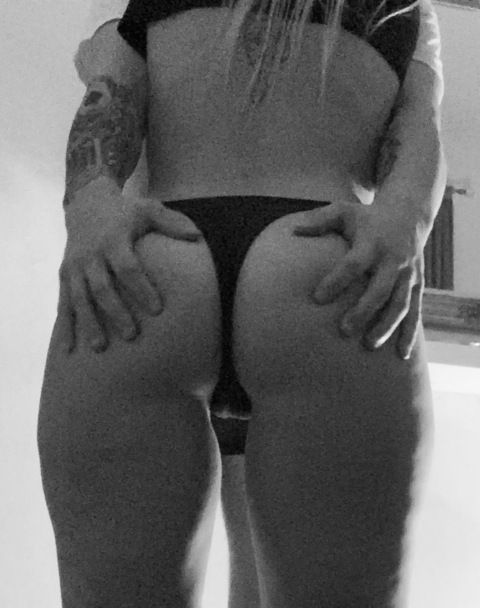 OnlyFans header picture kewinter