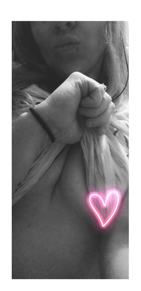 OnlyFans başlık resmi krissy424