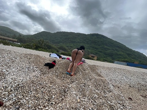 ओनलीफैंस हेडर चित्र latetona69