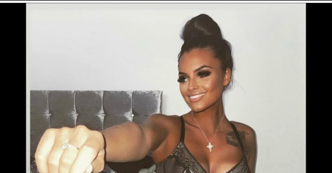 ओनलीफैंस हेडर चित्र lauxoxoxxx