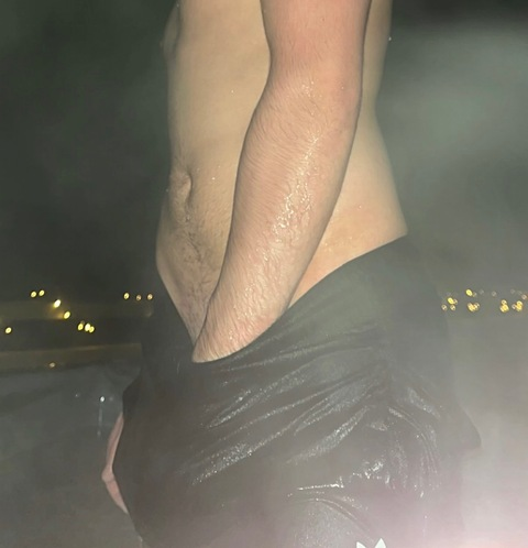 OnlyFans header picture liamandreece