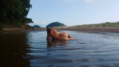 Gambar header OnlyFans lisaaranha