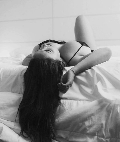 Изображение шапки OnlyFans lolitahaze