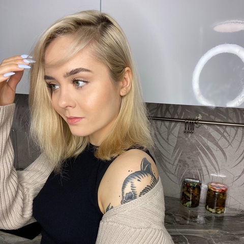 Снимка на заглавието на OnlyFans lovevivienne