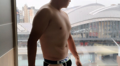 ओनलीफैंस हेडर चित्र lukeing2