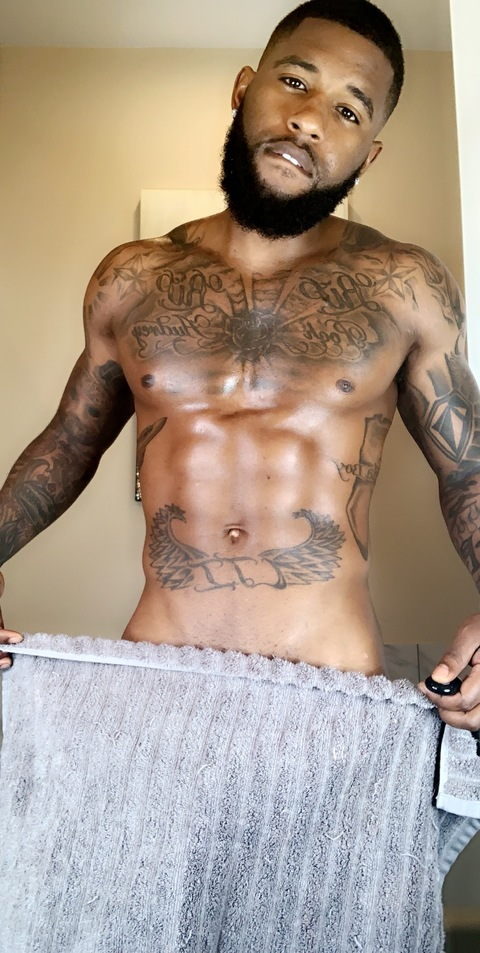 OnlyFans header picture mackem