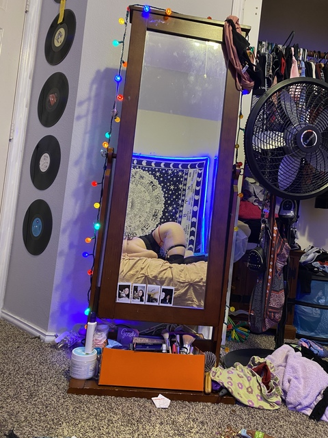 Изображение шапки OnlyFans madimm