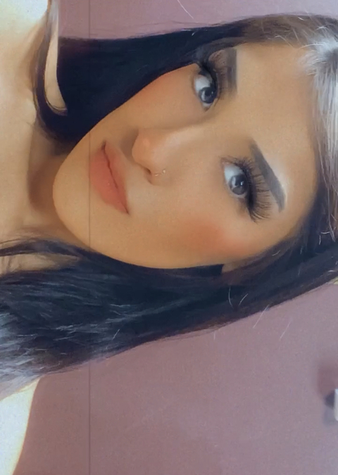 Image d'en-tête OnlyFans maga1800