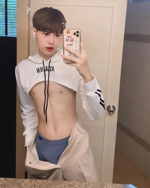 OnlyFansのヘッダー画像 magicguitar