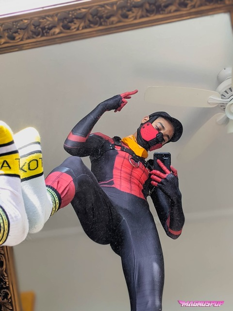 Imagen del encabezado de OnlyFans de magnuspup_free