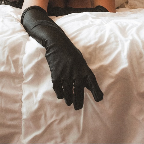 ओनलीफैंस हेडर चित्र majospinola