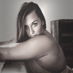 OnlyFans profile picture markienextdoor