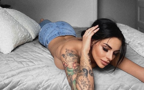 صورة رأس OnlyFans maunikacsamson