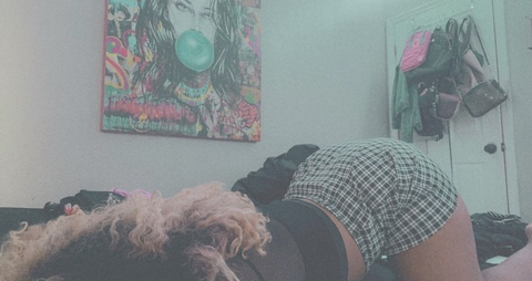 Gambar header OnlyFans merika_h