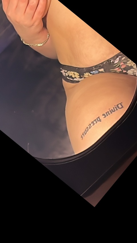 Gambar header OnlyFans mi7amor