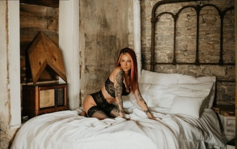 Image d'en-tête OnlyFans milfmoneyhoney