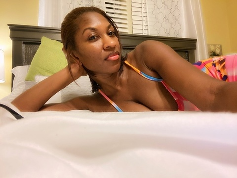 Imagen del encabezado de OnlyFans de missnaturalkfeet