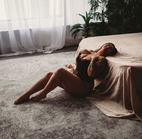 Gambar header OnlyFans missvegacruz