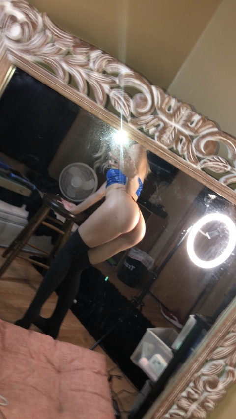 Immagine di intestazione OnlyFans mollyohhhneil