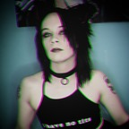 ओनलीफ़ैंस प्रोफ़ाइल चित्र monsterdiscohell