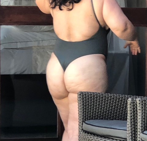 Снимка на заглавието на OnlyFans mrs_short_n_thick