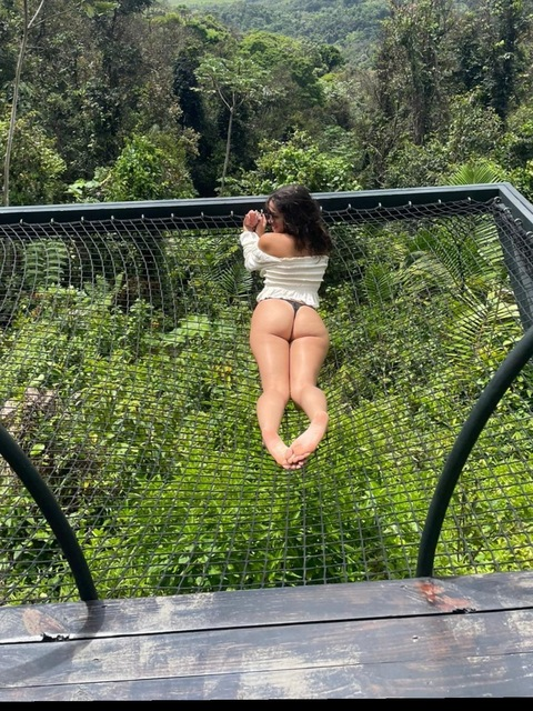 OnlyFansのヘッダー画像 musababe