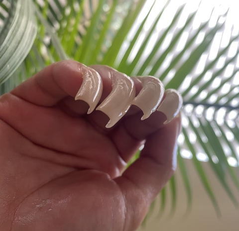 Imagen del encabezado de OnlyFans de narroussylongnails