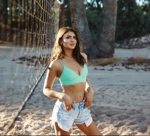 OnlyFansのヘッダー画像 nataliagetsnaughty