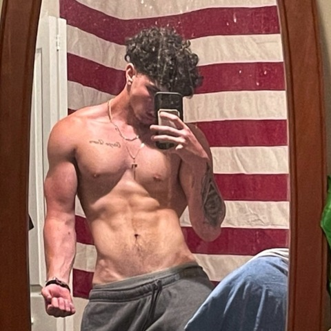 ओनलीफैंस हेडर चित्र nategold.x