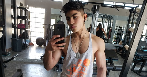 ओनलीफैंस हेडर चित्र nelsogarcia3