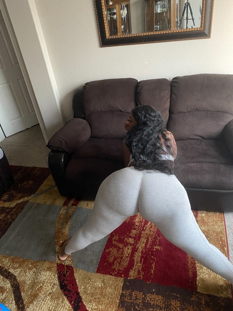 ओनलीफैंस हेडर चित्र nunucakez