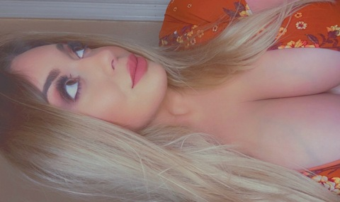 Imagen del encabezado de OnlyFans de octaviaamara