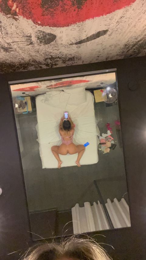 Imagem do cabeçalho do OnlyFans orneesolo