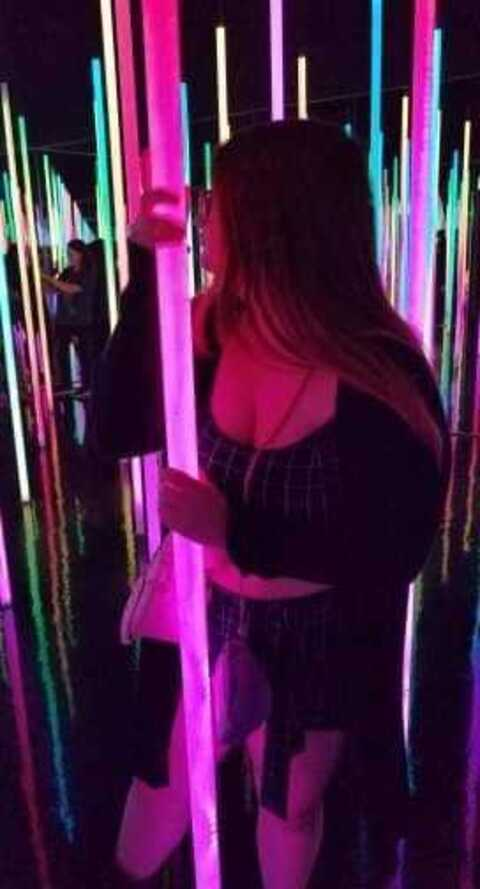 OnlyFansのヘッダー画像 paige-sl8r