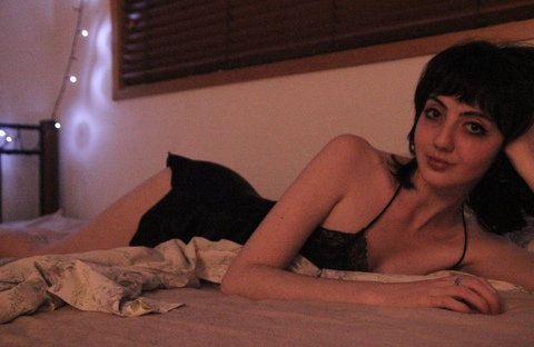 ओनलीफैंस हेडर चित्र pearlygirly06