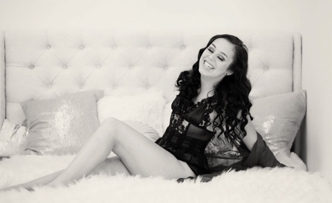 OnlyFansのヘッダー画像 perfectplums