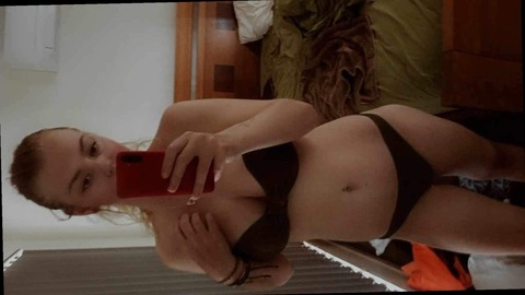 Снимка на заглавието на OnlyFans pikagirl