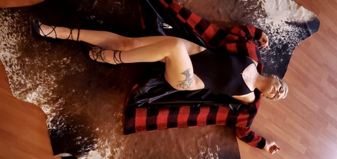 Изображение шапки OnlyFans poppet