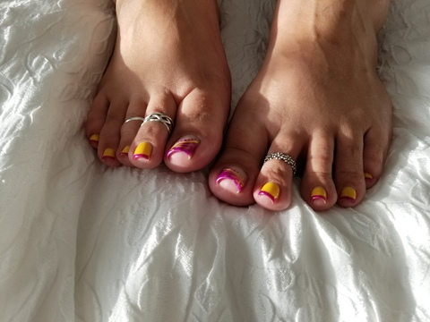 ओनलीफैंस हेडर चित्र preciousdigits