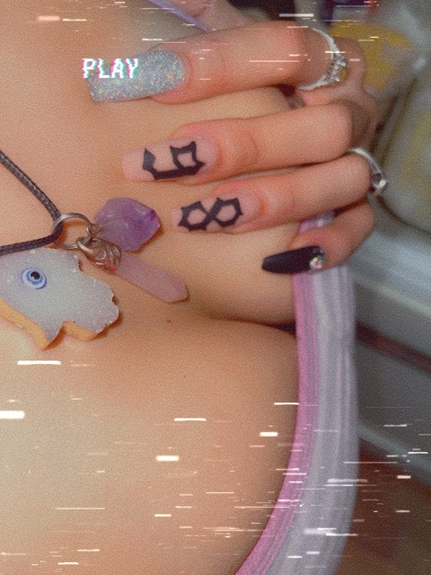 ओनलीफैंस हेडर चित्र queenhoneyyybunzzz