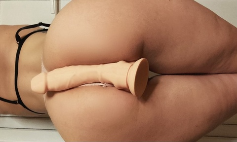 OnlyFansのヘッダー画像 rebeccabeez