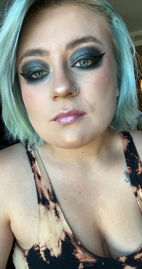 Снимка на заглавието на OnlyFans red_willow