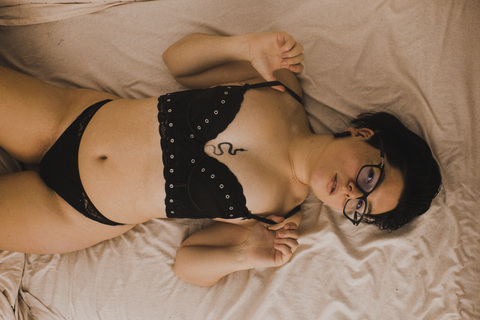 Imagen del encabezado de OnlyFans de redlotti